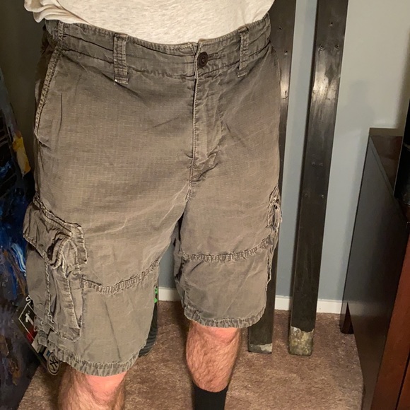 American Eagle Olive Green Cargo shorts - Picture 4 of 8